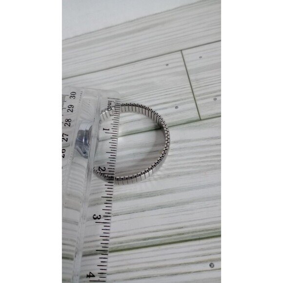 Timex Silver Toned Indglo Stretch Band Watch Tested - Picture 6 of 7